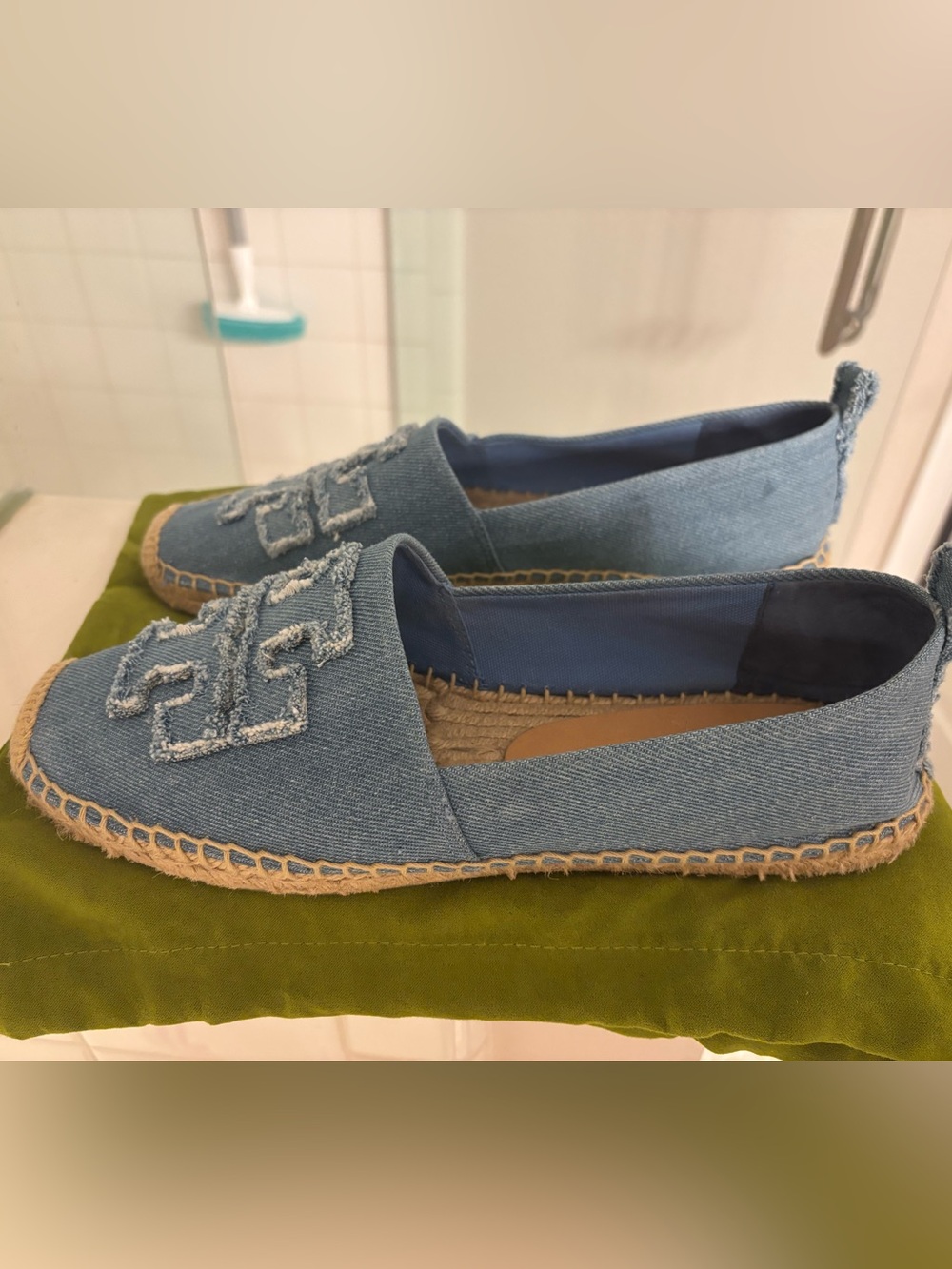 Tory Burch Denim Espadrilles Light Blue Denim. New with slipper bag